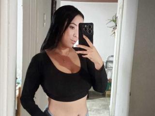 DanielleAdams Amateur Live Cam - Photo 9/21