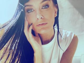 minnieme-hot live cam model at XLoveCam