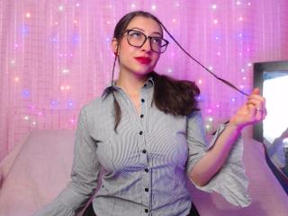 ElizabethMorrison Boobs Liveshow - Photo 19/21