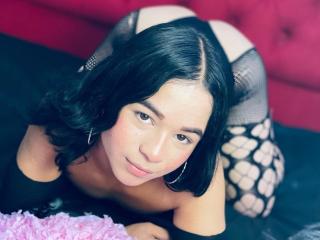 NahomiSanchez live cam model at XLoveCam