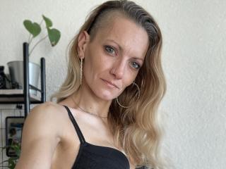 DaneeSoHot Amateur Live Webcam - Photo 14/21