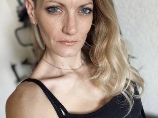 DaneeSoHot Image Gallery