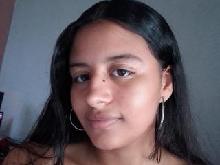 BabeDollyS live cam model at XLoveCam