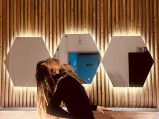 AdharaCooper Webcam Porno Live - Photo 5/21