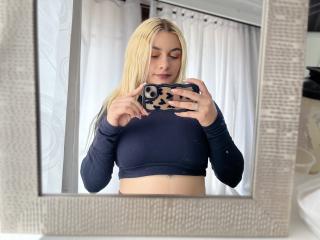 AtheneaRossi Webcam Porno Live - Photo 18/21