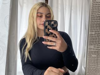 AtheneaRossi Webcam Porno Live - Photo 10/21