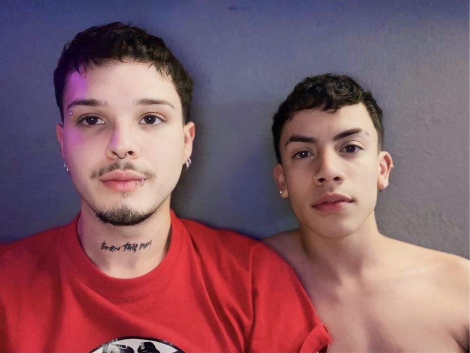 AronJames — live cam photo 5
