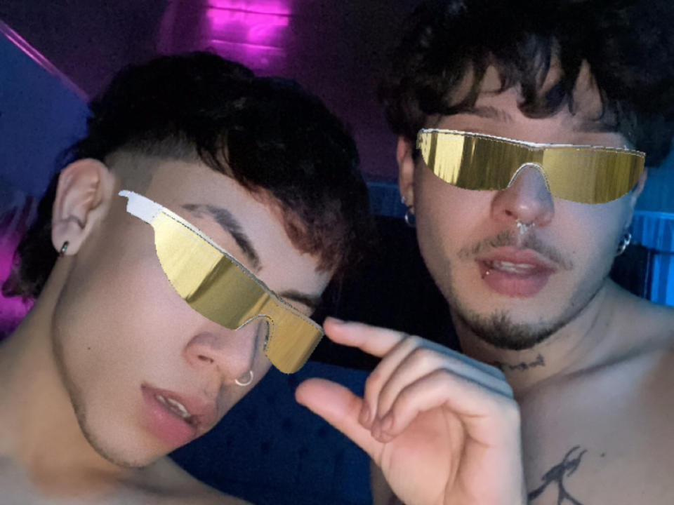 AronJames — live cam photo 4