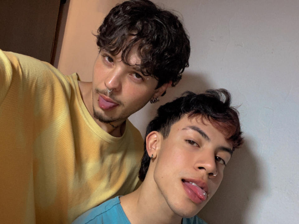 AronJames — live cam photo 2
