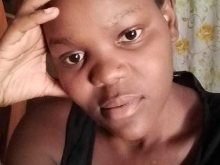 SexyVerraHot live cam model at XLoveCam