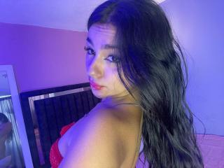 AlessiaFerry Webcam Porno Live - Photo 9/21