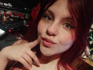 SophieHill Blowjob XXX Cams - Photo 9/21