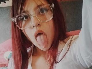 SophieHill Blowjob XXX Cams - Photo 5/21
