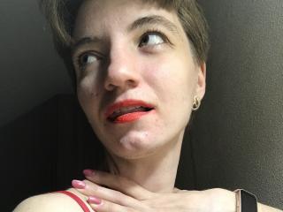 IlonaSweet live cam model at XLoveCam