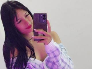 AmberFreeman live cam model at XLoveCam