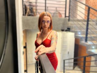 SaraBlom live cam model at XLoveCam
