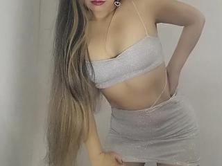 StarMoonOfLove live cam model at XLoveCam