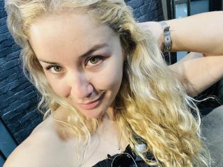 CamiDallx live cam model at XLoveCam