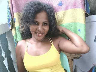 SaraMelody live cam model at XLoveCam
