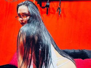 CarolaineHotX live cam model at XLoveCam