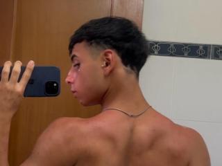 BrianOconor live cam model at XLoveCam