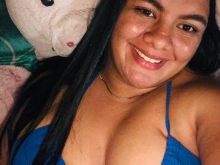 AnessLova live cam model at XLoveCam