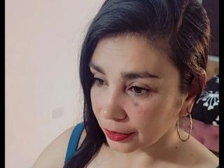 VivianMilfpaint live cam model at XLoveCam