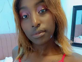 EmelyRogers Seins Liveshow - Photo 7/21