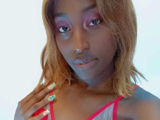 EmelyRogers Seins Liveshow - Photo 5/21