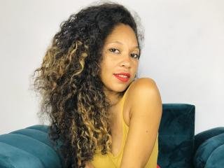 CoeurNoir live cam model at XLoveCam