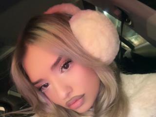 ArianaSparkle Webcam Porno Live - Photo 8/21