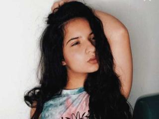 AphrilMercyy Webcam Porno Live - Photo 8/21
