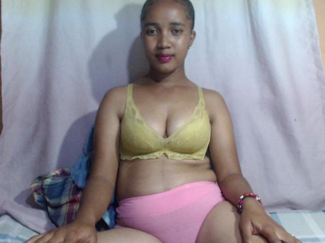 MimiChoco69 — live cam photo 4