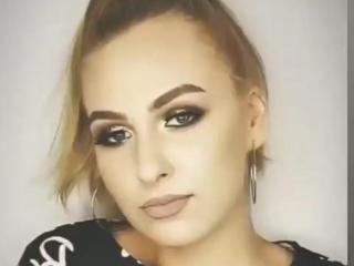 IvyGardner live cam model at XLoveCam