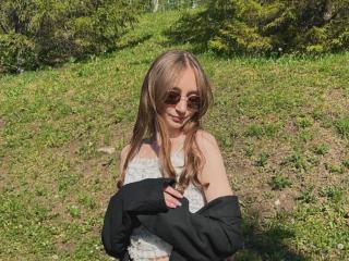 CynthiaWhite live cam model at XLoveCam
