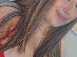 SalomettX Blowjob XXX Cams - Photo 11/21