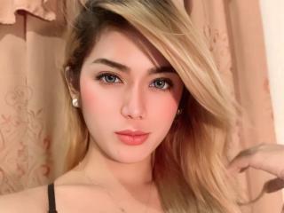 PinayFlavorTS live cam model at XLoveCam