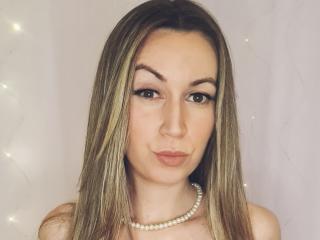 Watch PipaDeGarance live on cam on XLoveCam