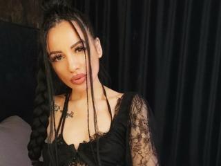 SaraMiriam live cam model at XLoveCam
