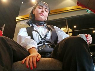 SaraleePoison Blowjob XXX Cams - Photo 9/21