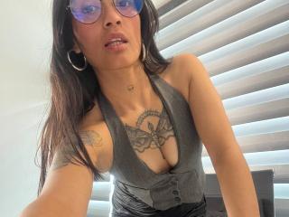 NiaWhite Pussy Video Webcam - Photo 11/21