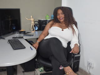 AinaEbonyQueen Webcam Porno Live - Photo 18/21