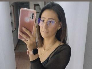 SharisWillian Blowjob XXX Cams - Photo 14/21
