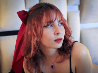 ZaziRose live cam model at XLoveCam