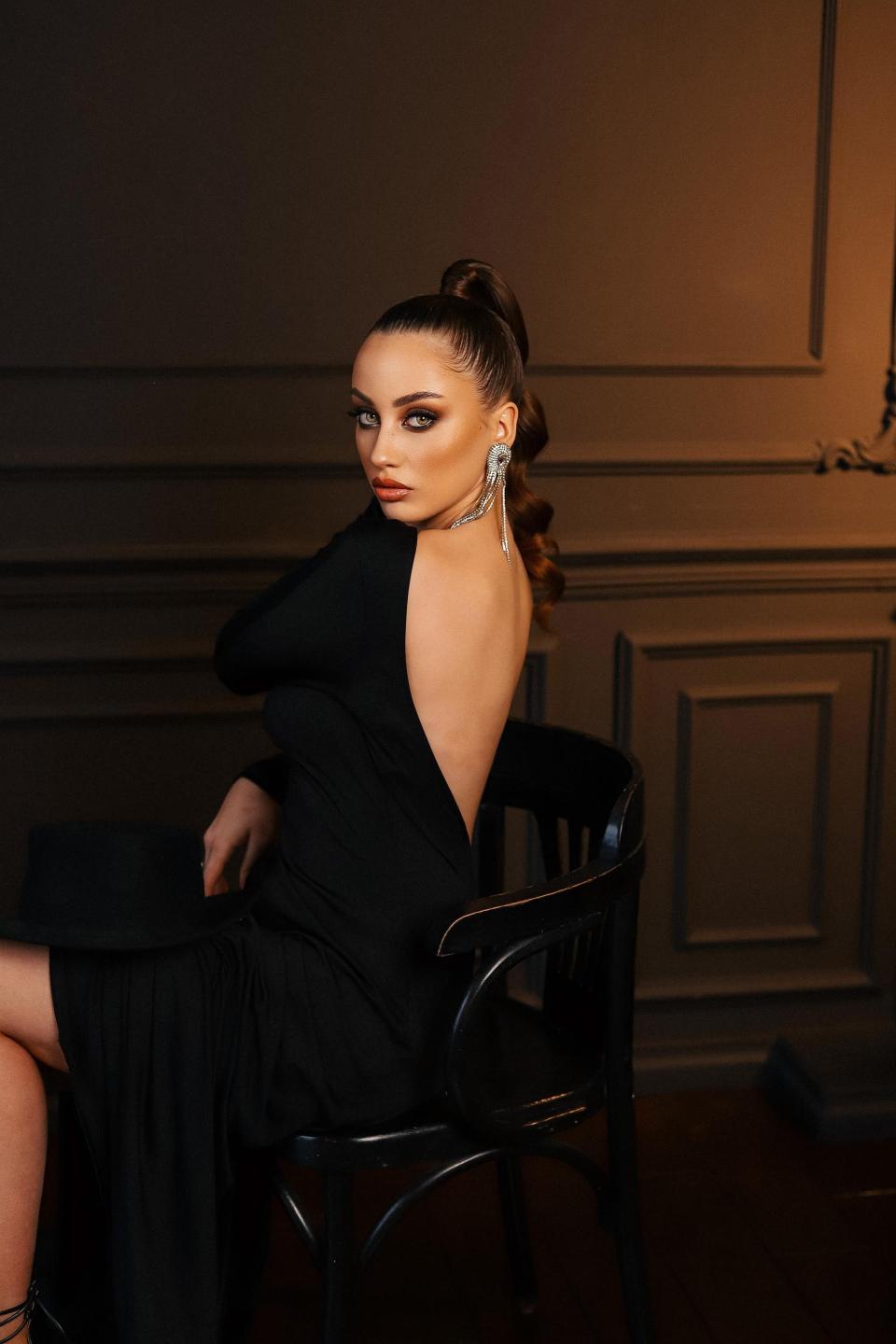 webcam model MaribelleVinnie from XloveCam webcam model MaribelleVinnie from XloveCam