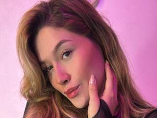 SweetAbey Blowjob XXX Cams - Photo 12/21