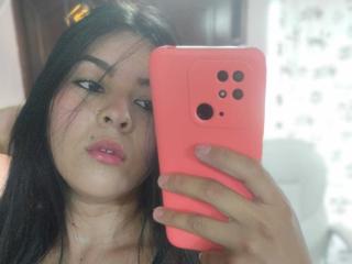 SalomeDias live cam model at XLoveCam