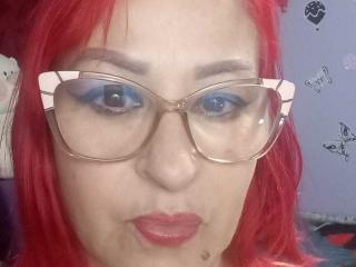 ZafiroMilf live cam model at XLoveCam
