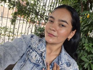 LilianaPink live cam model at XLoveCam
