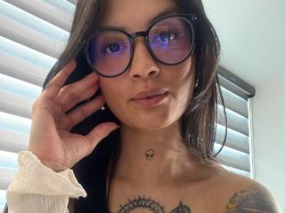 NiaWhite Pussy Video Webcam - Photo 7/21